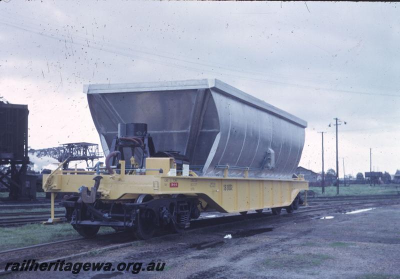 T01778
XB class 21002 bauxite wagon, as new, yet to be lettered with 