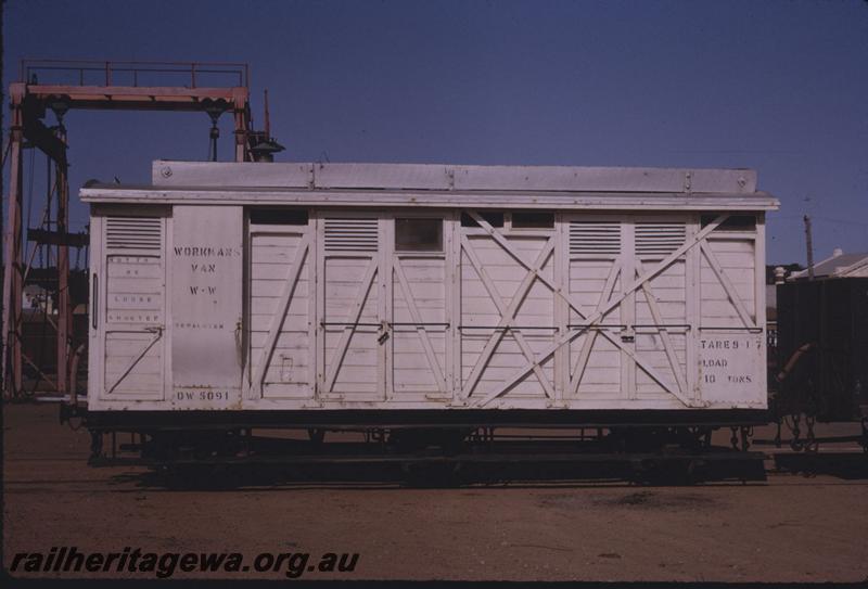 T01804
DW class 5091, 6 wheel workers van, white livery, side view.
