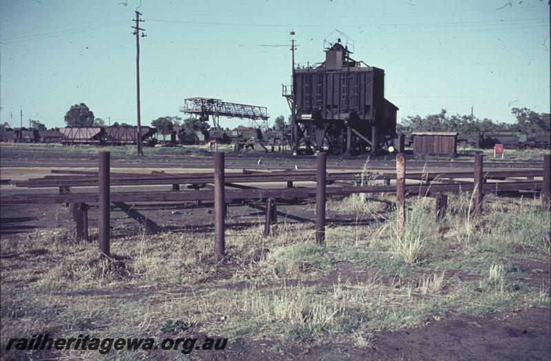 T01871
XA class coal hoppers, Coal Dam gantry, Coal stage, grounded van body, fire hose box, , Midland Loco Depot
