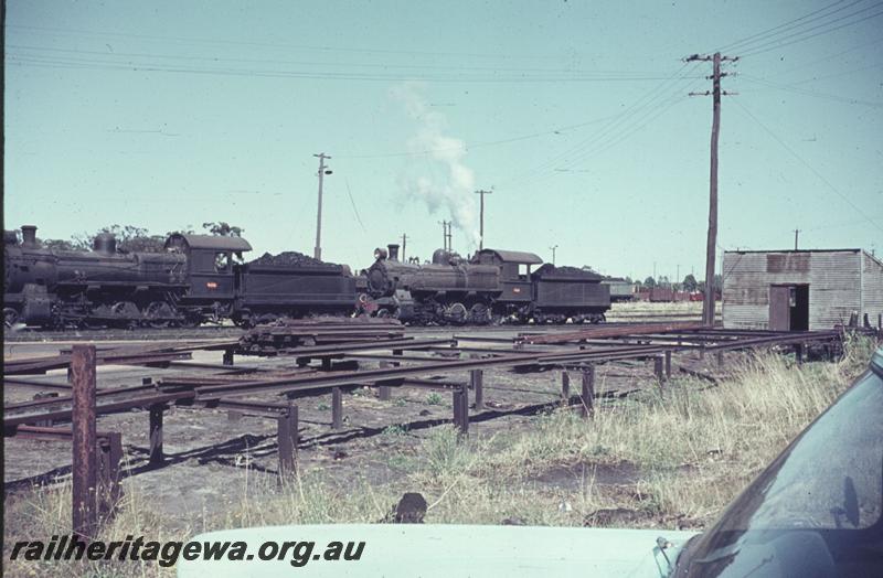 T01874
FS class 452, unidentified F class type loco, rail racks, side view of locos,  Midland Loco Depot
