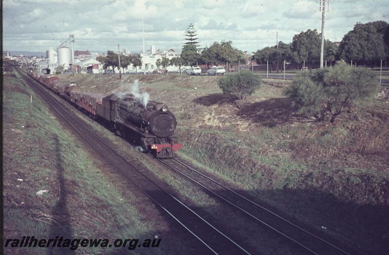 T01885
S class 549 