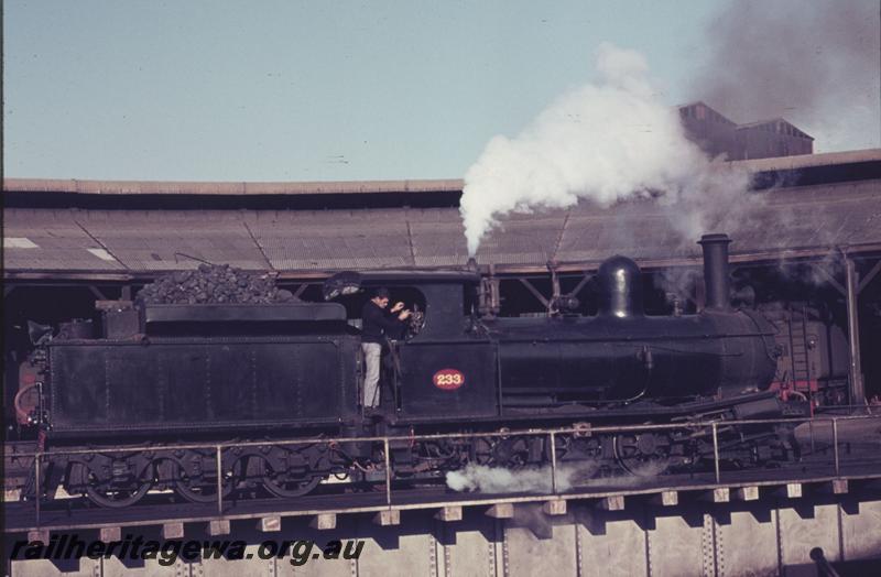 T01890
G class 233, Turntable, roundhouse, Bunbury loco depot
