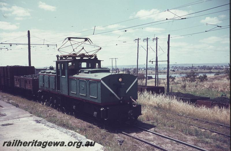 T01897
SEC electric loco No.1, East Perth Power Station, hauling wagons loaded with coal
