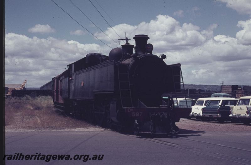 T01912
DM class 587, Midland, shunting
