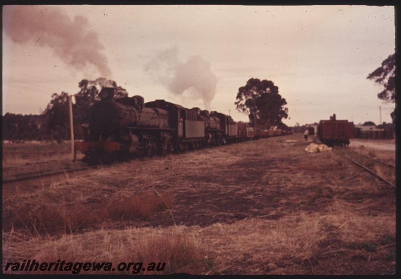 T01990
PM class 731, PM class 721, Williams, BN line, on No.104 goods train bound for Collie, same as T1986.
