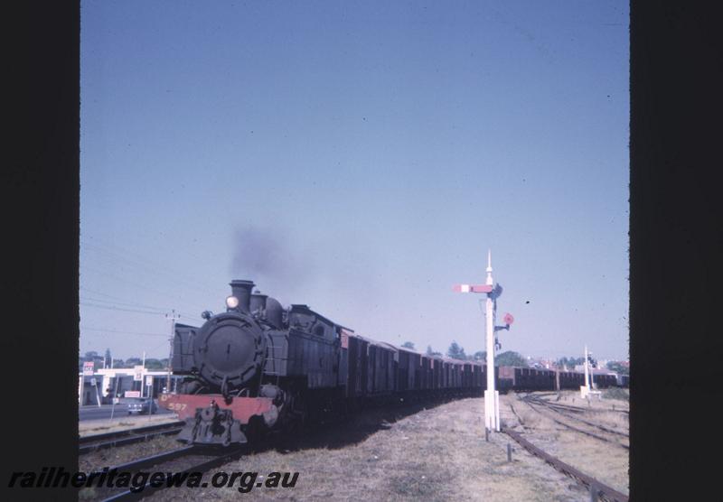 T01996
DD class 597, signal, near Claremont, suburban goods train
