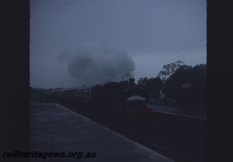 T02045
DD class 592 on ARHS City Circle tour train
