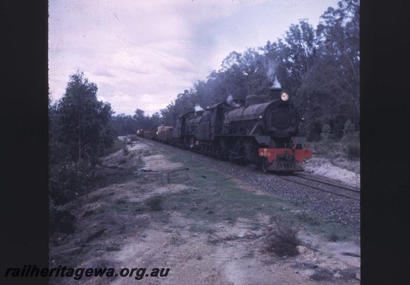 T02054
W class 920 double heading with W class 907 between Mullalyup and Kirup, PP line, goods train
