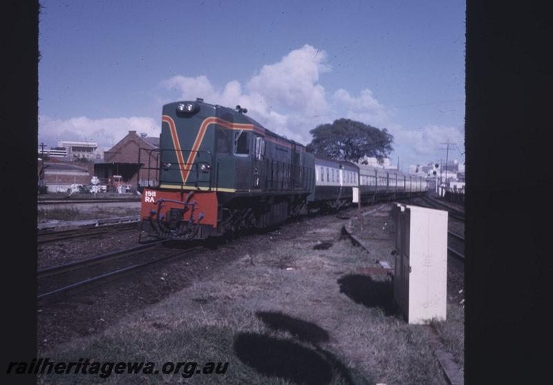 T02063
RA class 1911, East Perth, No.9 Passenger, the 