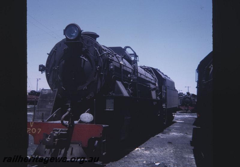 T02069
V class 1207, East Perth, front on view
