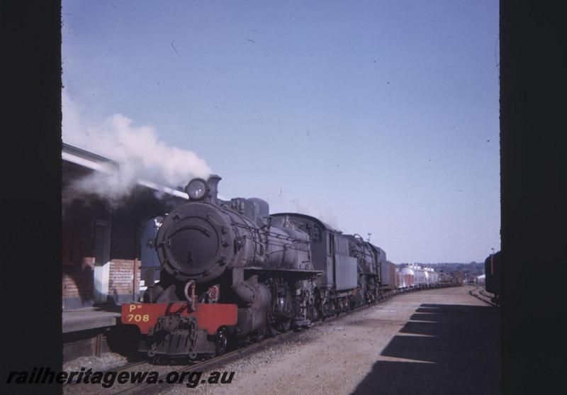 T02070
PM class 708, V class 1222, Narrogin, ready to depart with No.16 Goods train, GSR line
