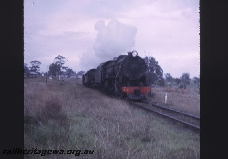 T02078
V class 1214, near Brunswick Junction, hauling dead PM loco and a brakevan

