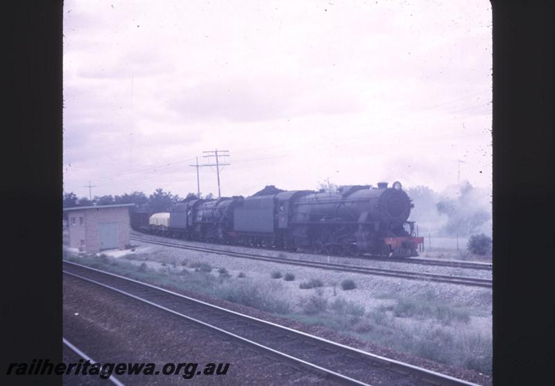 T02116
V class 1207, V class 1204, near Kenwick, on No.35 Goods train, Forrestfield to Bunbury
