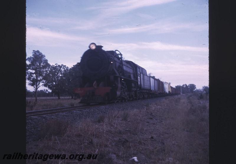 T02141
V class 1207, Boyanup, on No.346 Goods train
