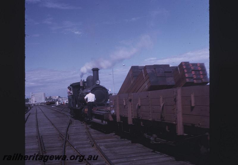 T02143
G class 233, R class wagon with timber load, jetty, Bunbury, shunting
