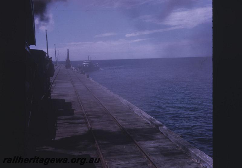 T02152
Jetty, Busselton, looking seawards
