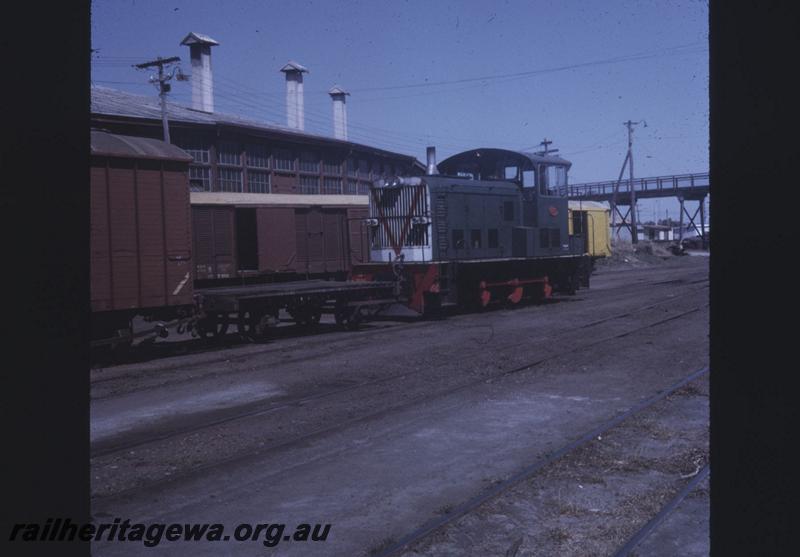 T02156
T class, NS class shunters float, Bunbury, shunting
