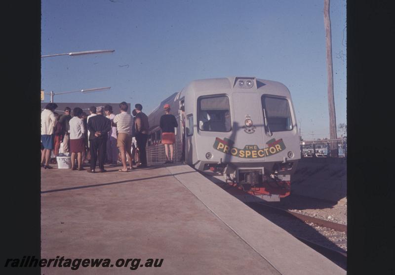 T02191
Prospector railcar, original livery, East Perth Terminal, ready to depart
