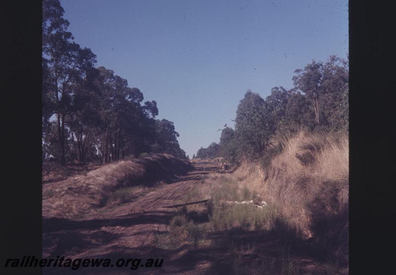 T02195
Abandoned railway formation, near Chidlow, ER line
