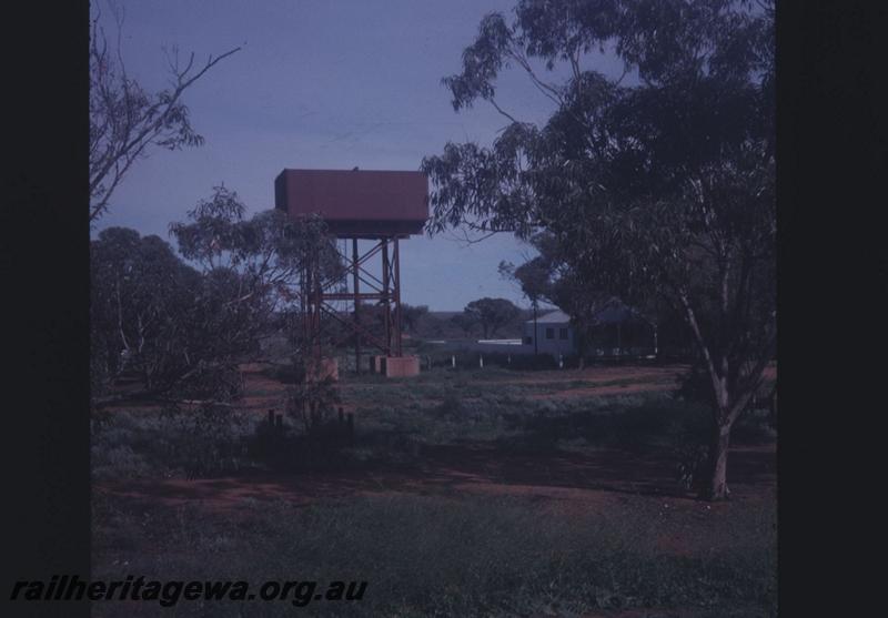 T02209
Water tower, steel supports
