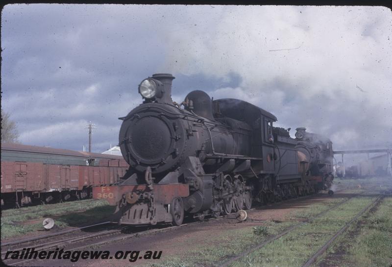 T02236
FS class 360, front and side view.
