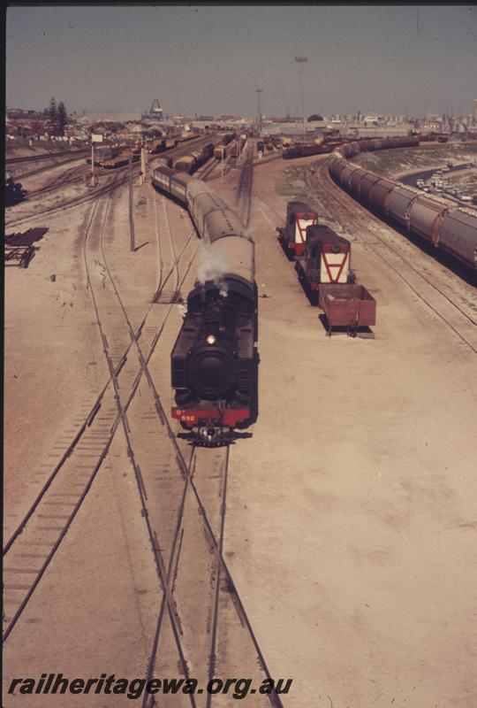 T02249
DD class 592, Marshalling yard, Leighton, looking south
