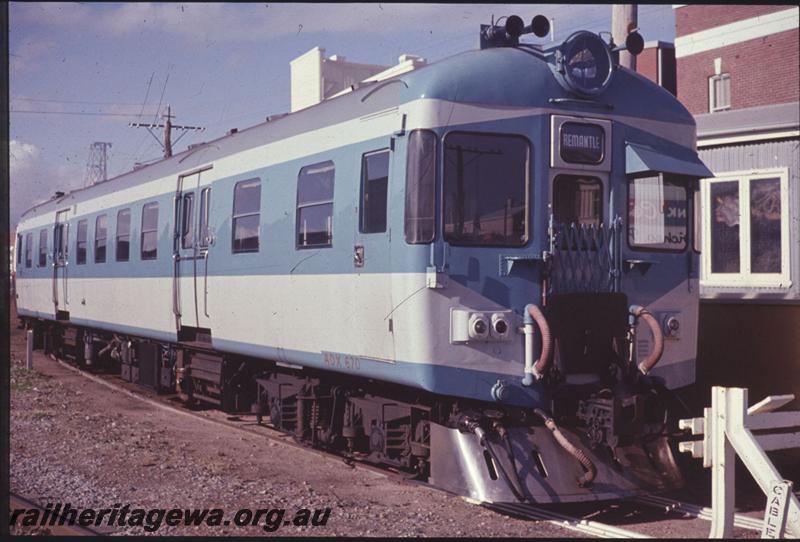 T02285
ADX class 670, Nanking blue and light grey livery, stainless steel cowcatcher, rail built buffer stop, side and end view, Fremantle, ER line, ADX 670 ran in this livery from 7.7.1966 to 20.10.1968.
