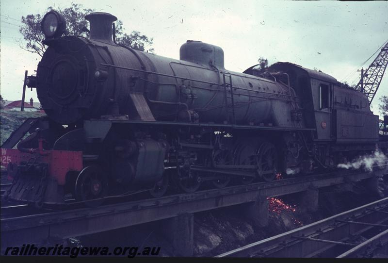 T02293
W class 925, East Perth loco depot, dropping fire
