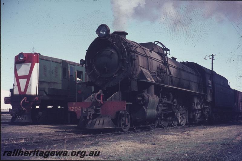 T02319
V class 1204, Y class, Bunbury, departing with No.171 goods train
