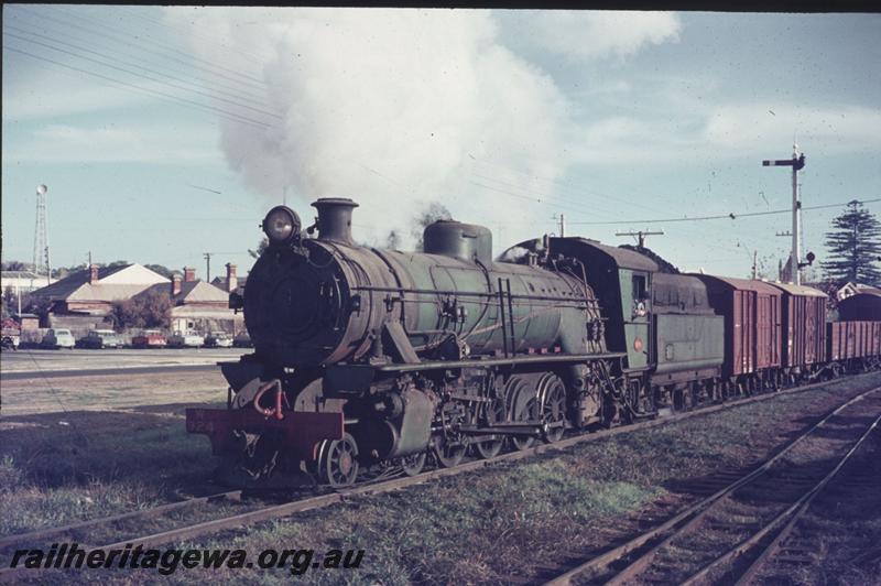 T02320
W class 924, departing Bunbury, SWR line goods train
