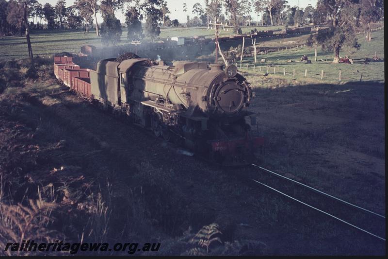 T02362
V class 1208, Moorhead, BN line, on No.182 goods train
