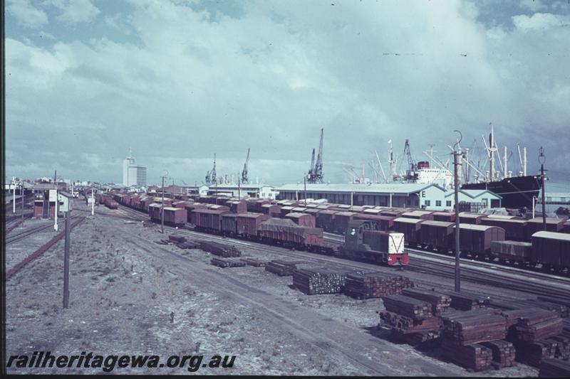 T02397
B class, signal box Fremantle Box B, goods yard, harbour, Fremantle 
