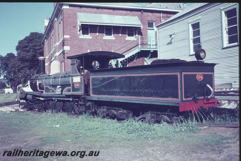 T02413
R class 174, blue livery, Railways Institute, Midland, on display
