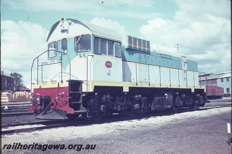 T02414
J class 104, cab end and side view, original livery
