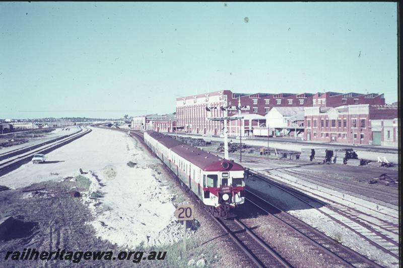 T02426
4 car ADX railcar set, Fremantle, shows Standard Gauge track construction
