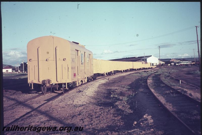 T02430
brakevan, standard gauge, end view
