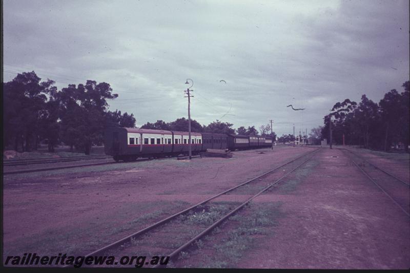 T02451
AJ class and AKB class carriages
