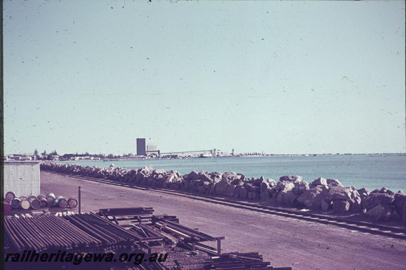 T02462
Harbour, Geraldton, shows track alongside the waters edge
