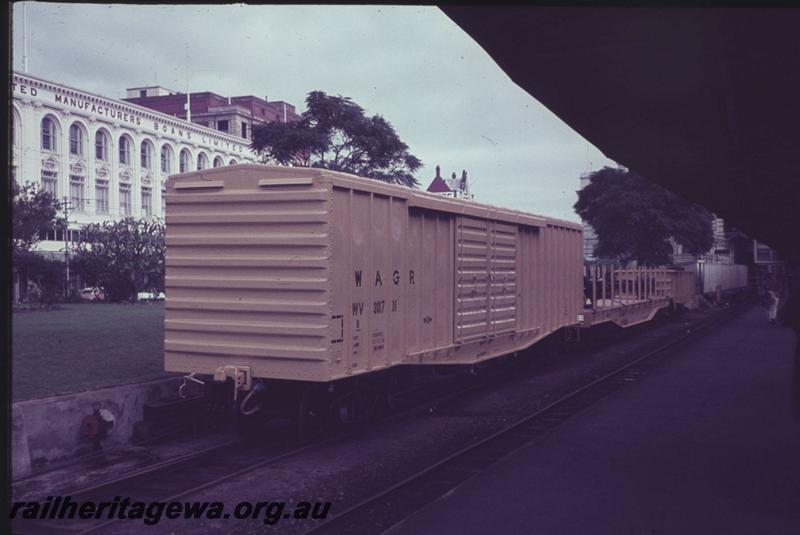 T02476
WV class 30701,(later reclassified to WBAX class), Perth Station, on display, this is a WVX class Standard Gauge Van on narrow gauge bogies
