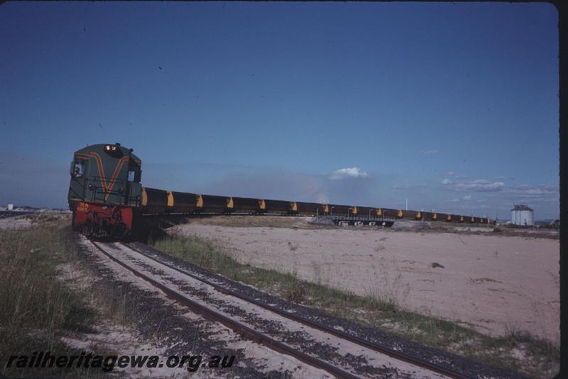 T02486
RA class 1914, Bunbury, on woodchip train
