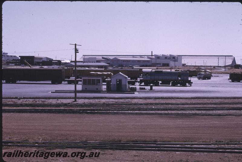 T02526
J class, weigh bridge, North Fremantle Yard
