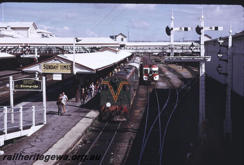 T02543
F class 45, F class 41 double heading tour train, Dwellingup
