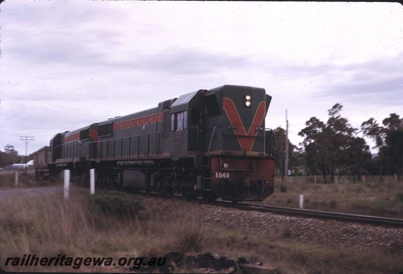 T02566
D class 1561, D class 1563, Mundijong, SWR line, alumina train, empty
