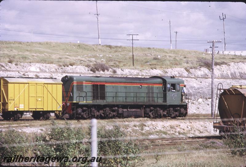 T02600
C class 1701, DC class 22463, Leighton, crew on end platform, freight train
