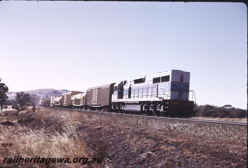 T02691
L class 264, original livery, Avon Valley line, freight train
