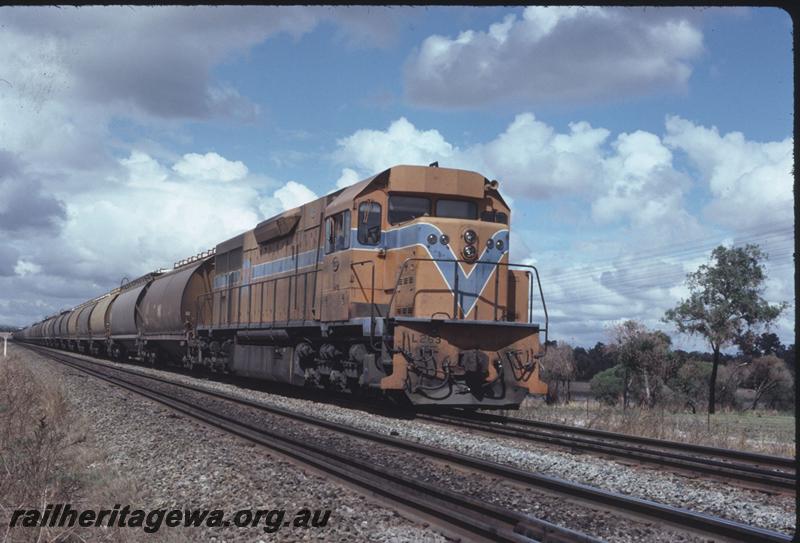 T02694
L class 263, grain train
