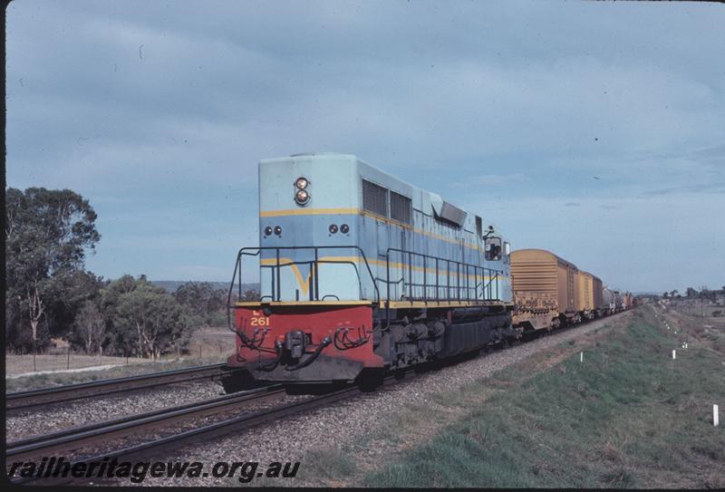T02699
L class 261, later blue livery, freight train long hood end leading
