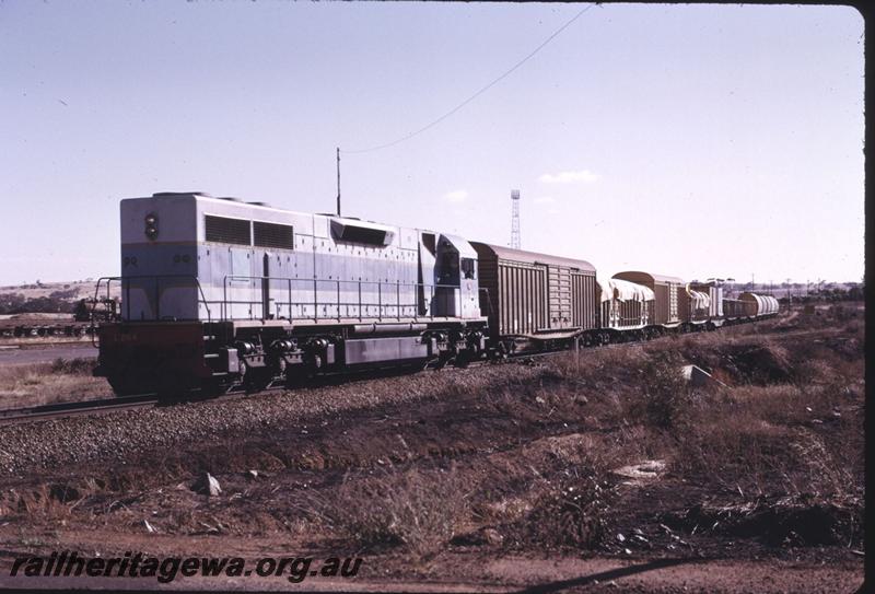 T02703
L class 264, original livery, Avon Valley line, freight train
