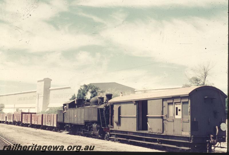 T02728
DD class 592, ZB class 220 brakevan, Picton, SWR line, shunting 
