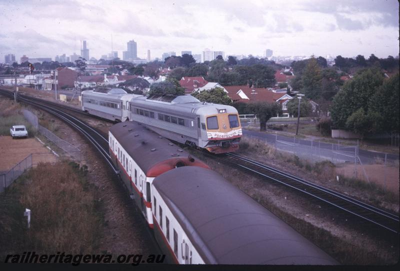 T02756
Prospector, two car set, crossing ADG/ADA railcar set. Mount Lawley
